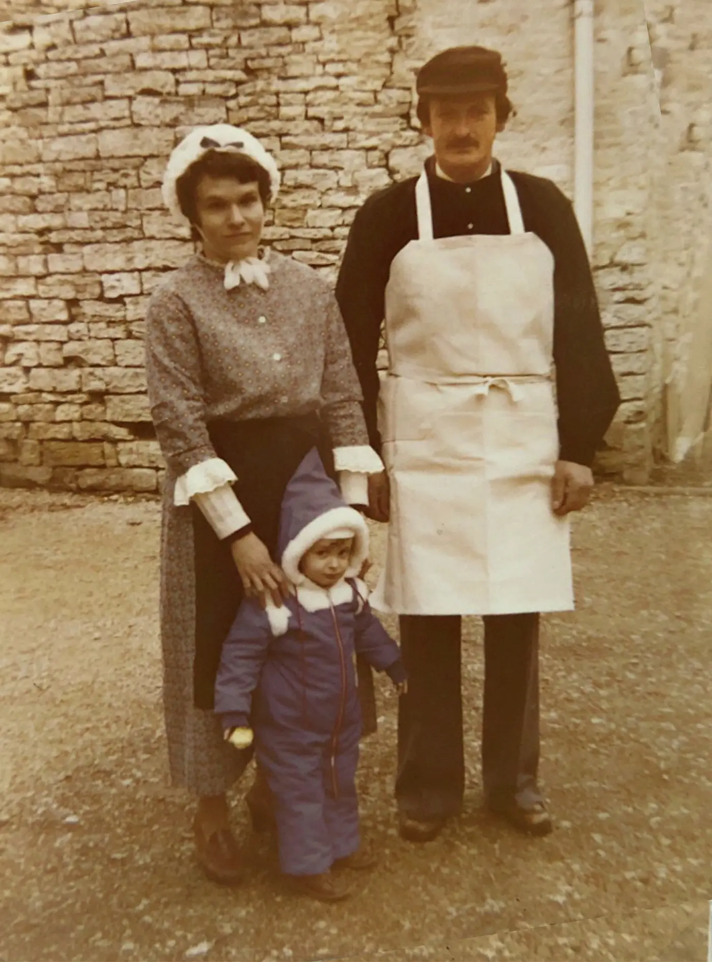 La famille Jeandon dans les vignes